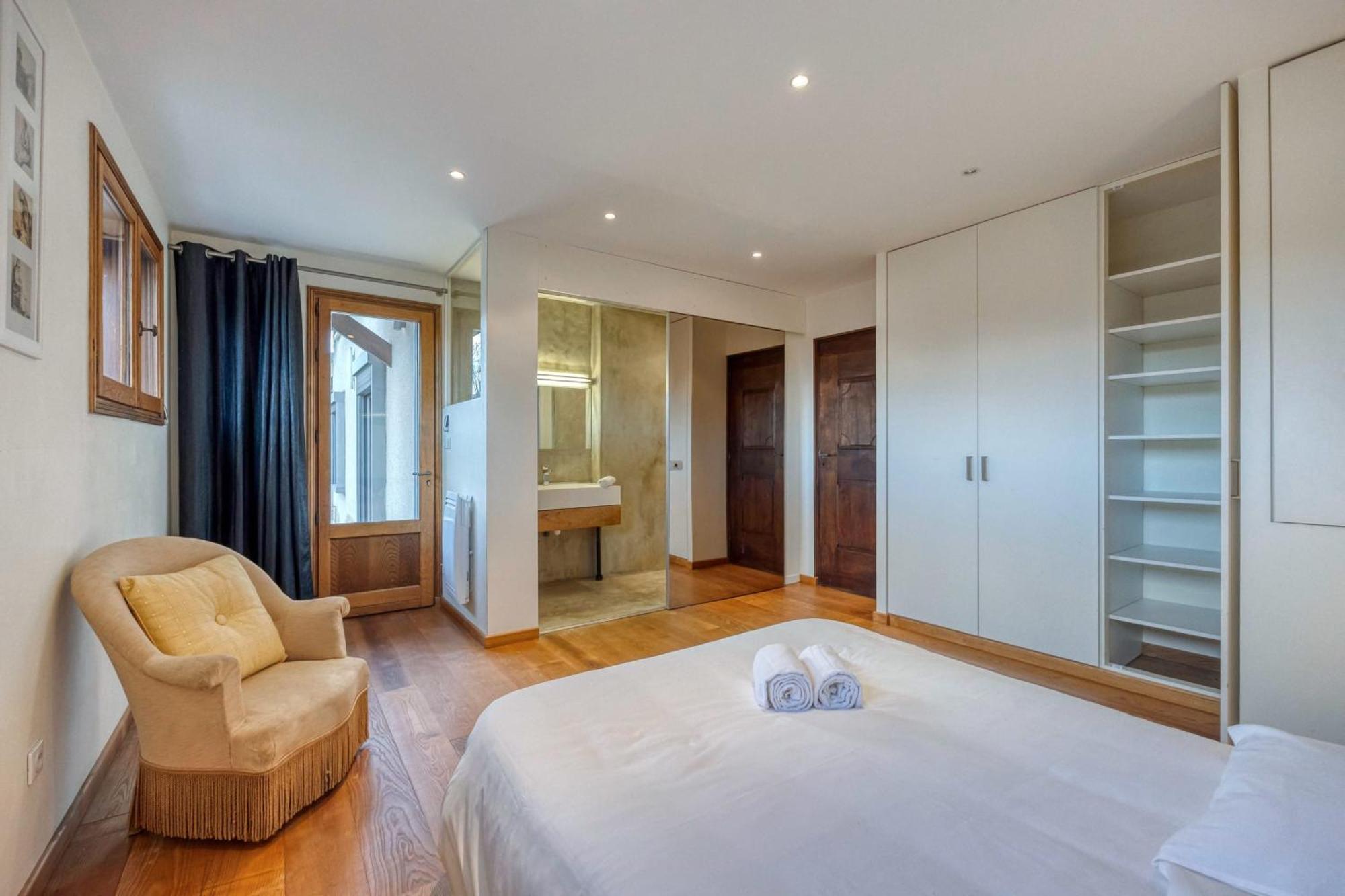 #Hp La Maison Des Lilas Large Family House Sleeps 12 Garden Сесен Экстерьер фото