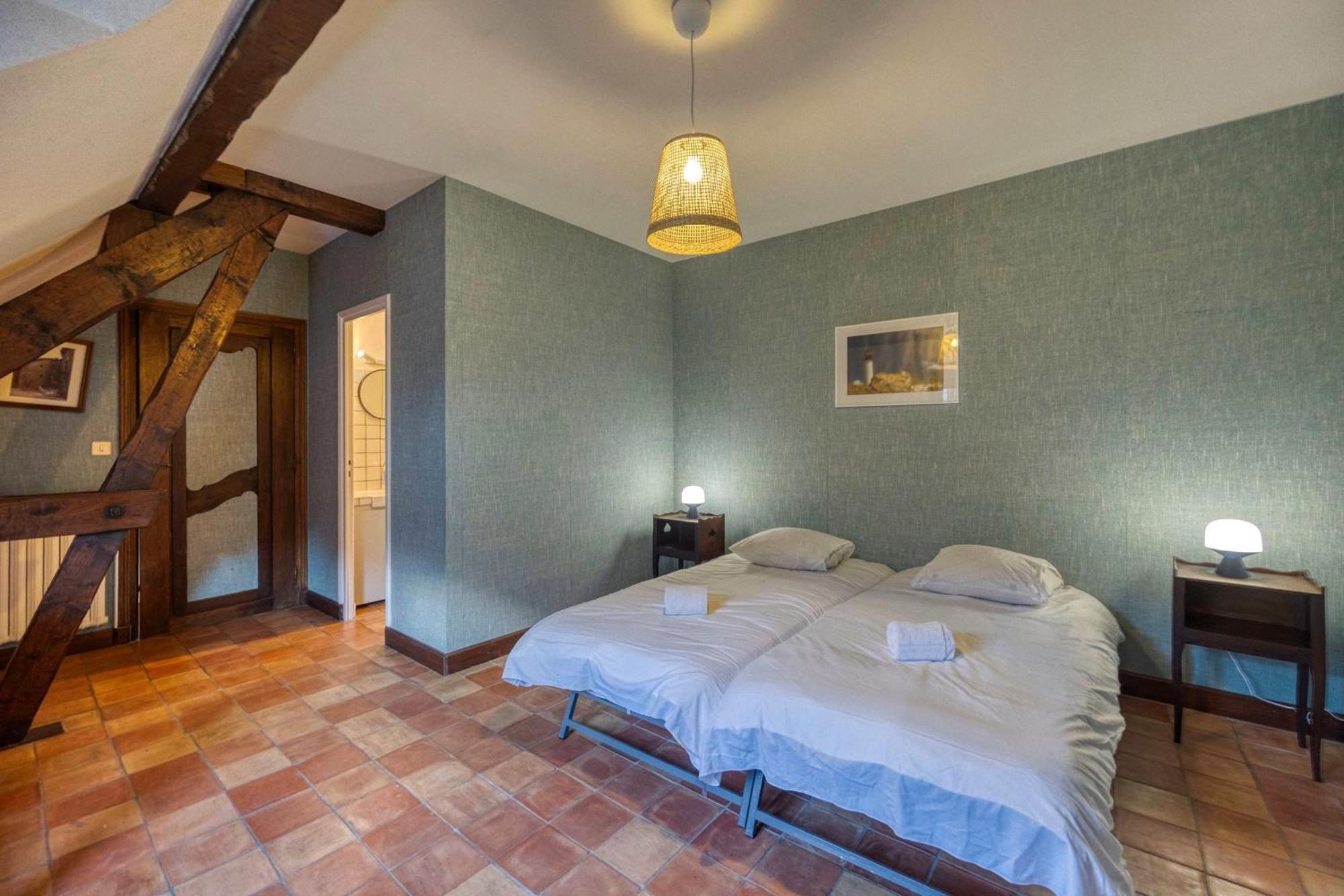 #Hp La Maison Des Lilas Large Family House Sleeps 12 Garden Сесен Экстерьер фото