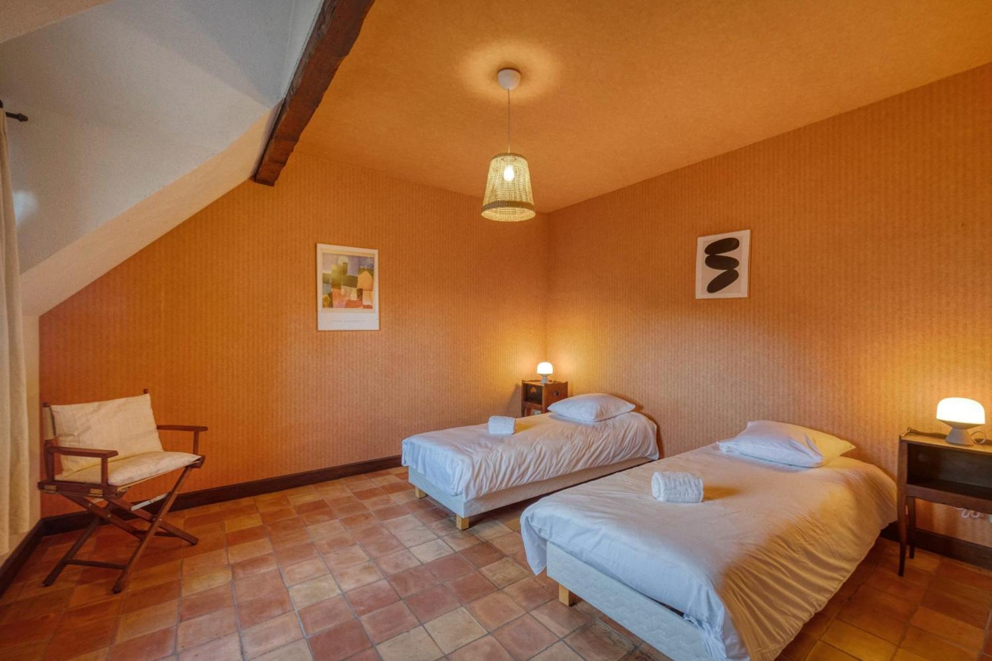 #Hp La Maison Des Lilas Large Family House Sleeps 12 Garden Сесен Экстерьер фото