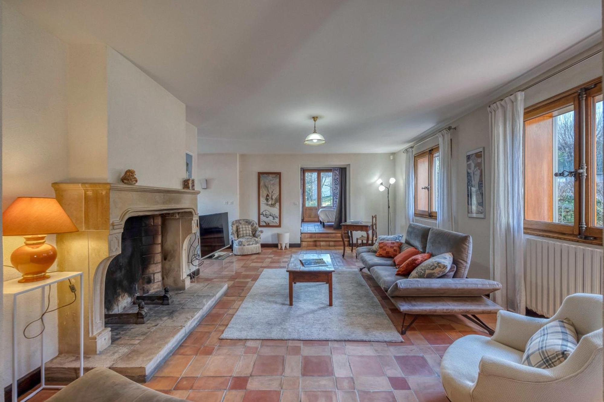 #Hp La Maison Des Lilas Large Family House Sleeps 12 Garden Сесен Экстерьер фото
