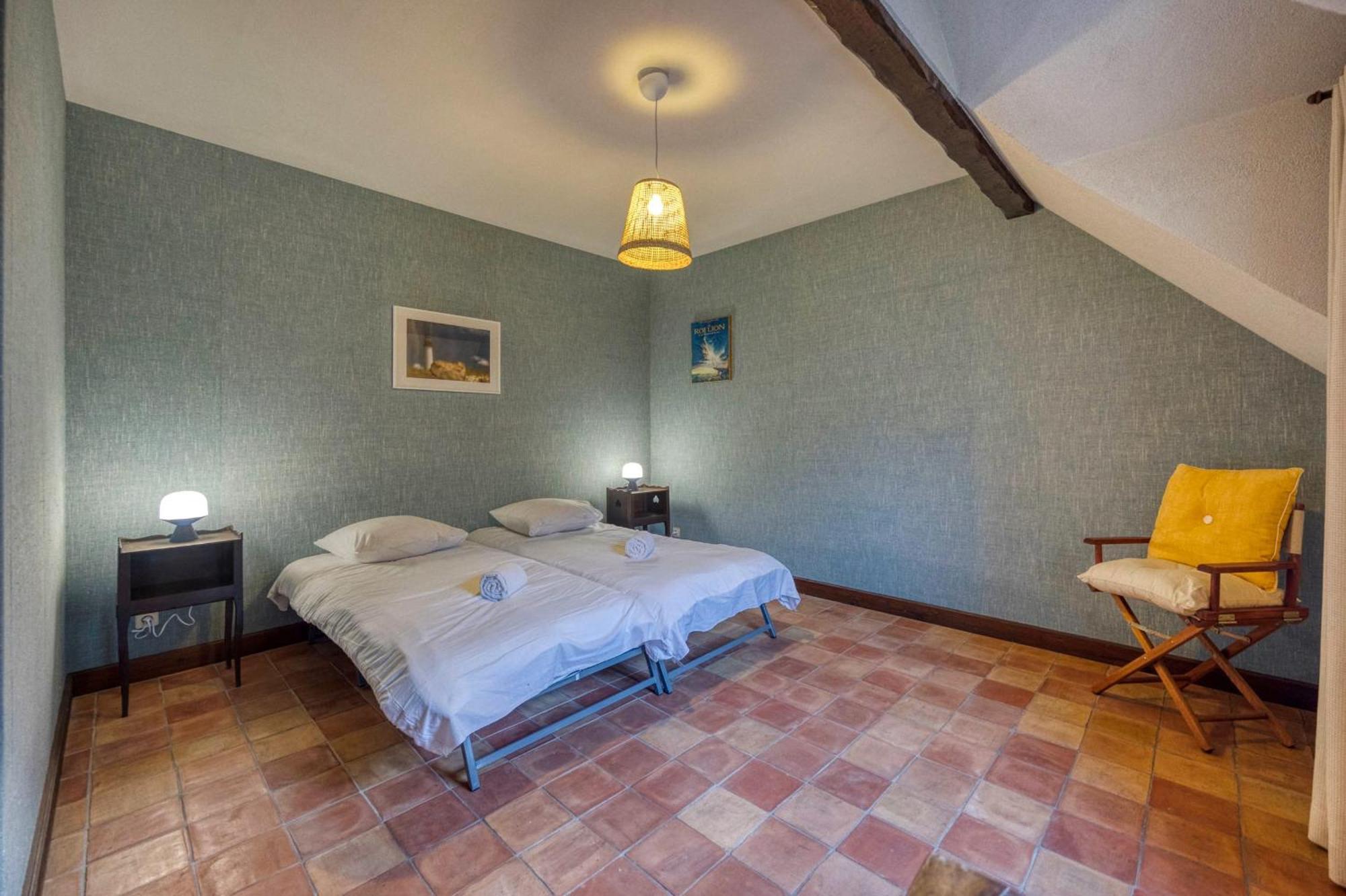 #Hp La Maison Des Lilas Large Family House Sleeps 12 Garden Сесен Экстерьер фото