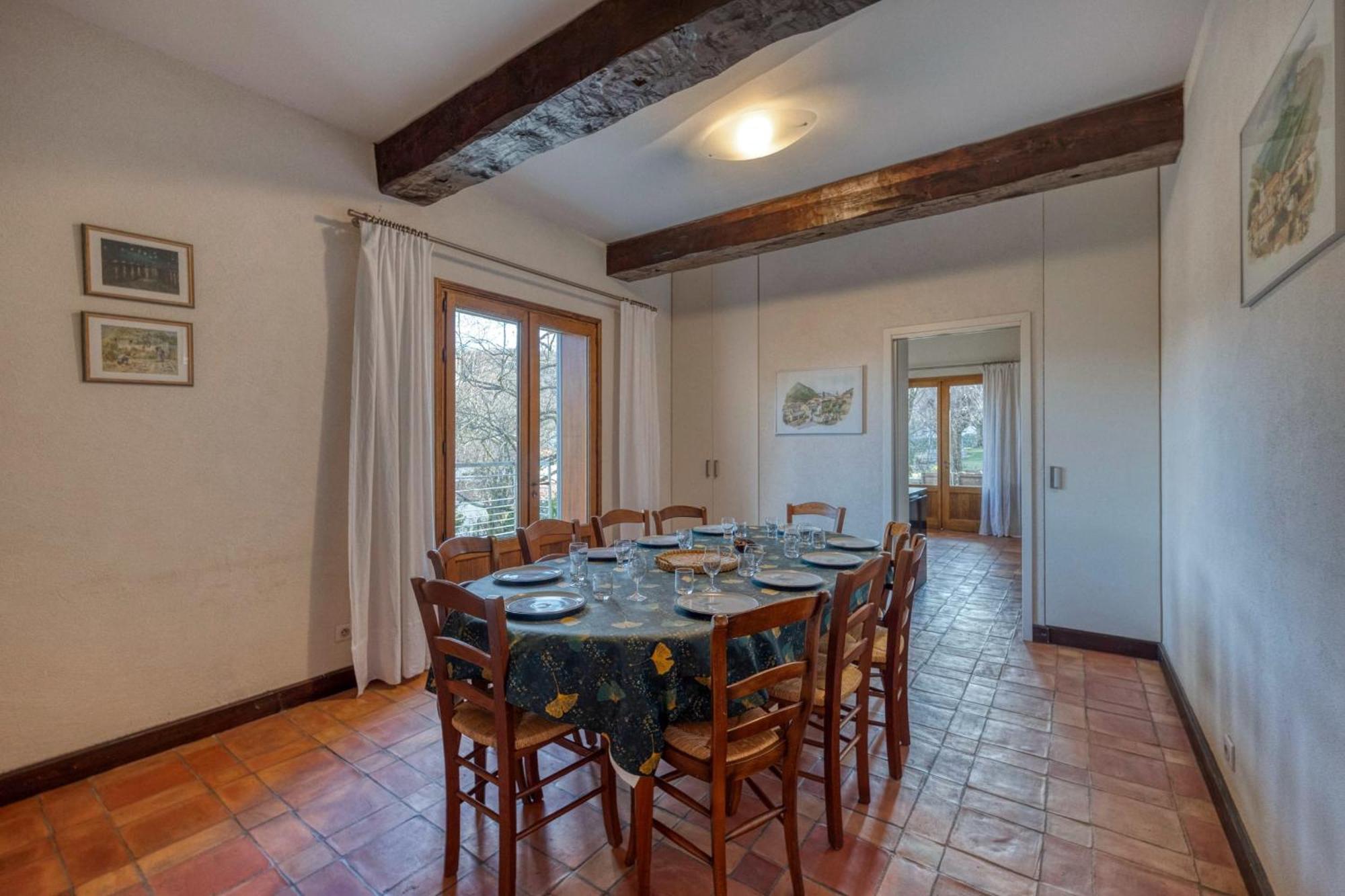 #Hp La Maison Des Lilas Large Family House Sleeps 12 Garden Сесен Экстерьер фото