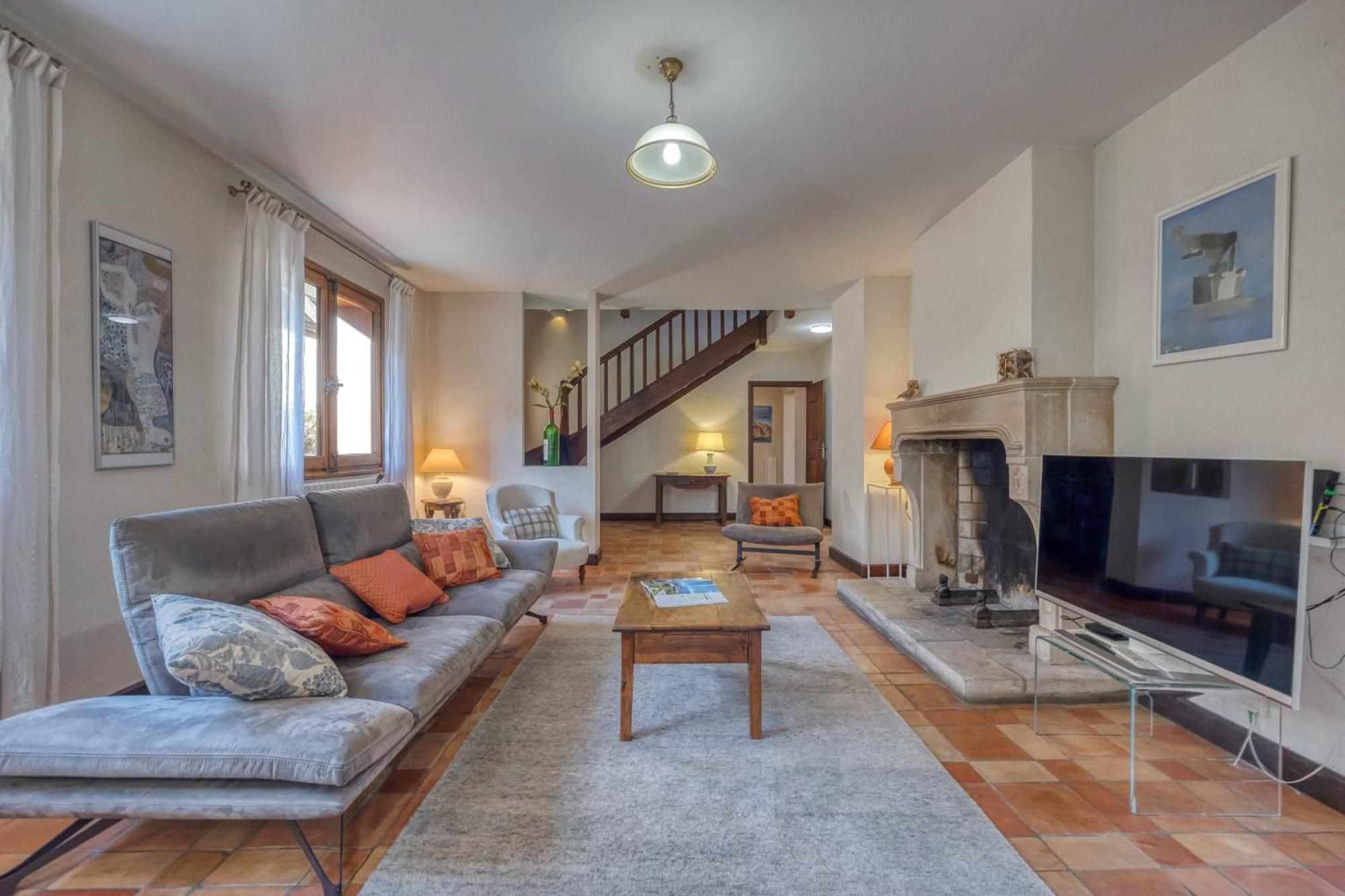 #Hp La Maison Des Lilas Large Family House Sleeps 12 Garden Сесен Экстерьер фото